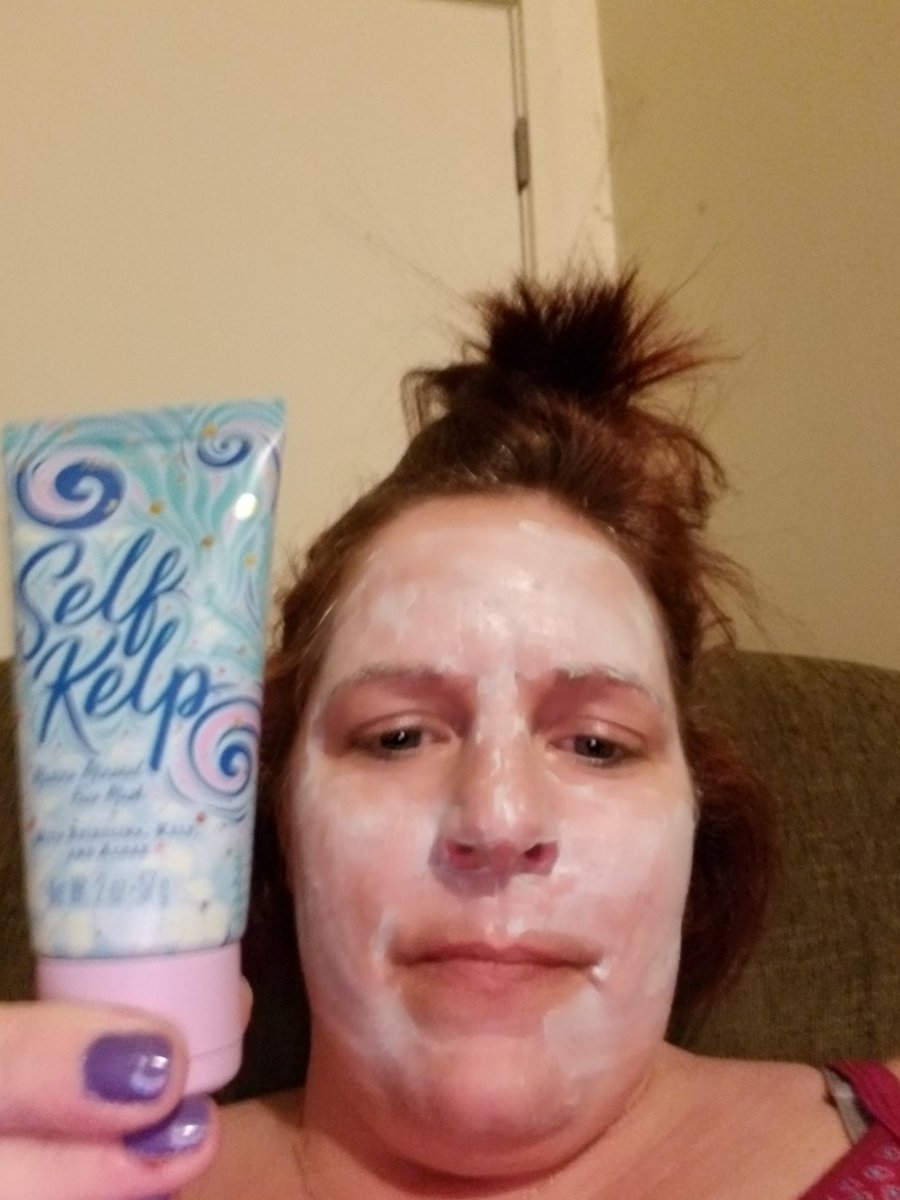 PoshedbyMK's tweet photo. Loving this new mask! Unfortunately it was a one day thing so it's sold out :( keep you eyes out July 20th we launch our fall Galaxy line!
#perfectlyposh #poshthepeople #sahm #wahm #youdeserveit #pamper #momofboys #selfcare https://t.co/npBM2rSybI