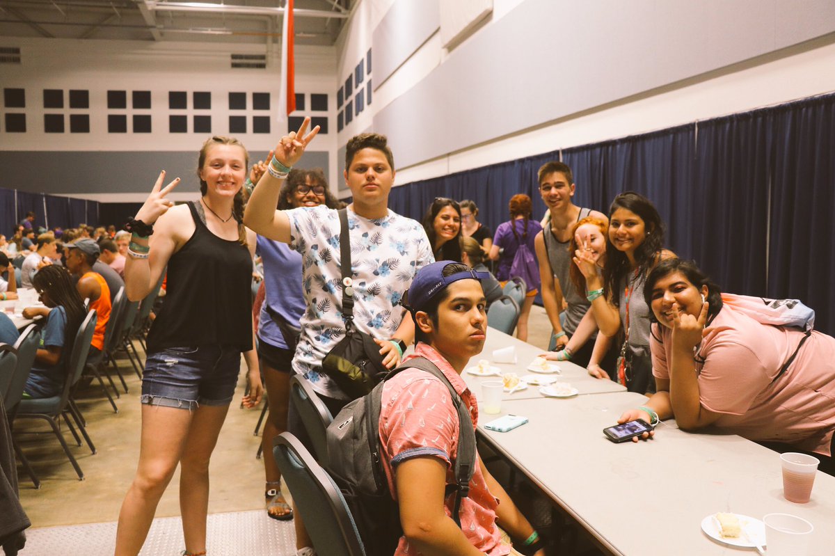 whiteboy7431's tweet photo. “Fill me with your heart
And lead me in Your love to those around me
Come on it’s worth it”
#CIY2018 #SPI2018 #Crew ❤️ https://t.co/Sn1TZ2RuD9