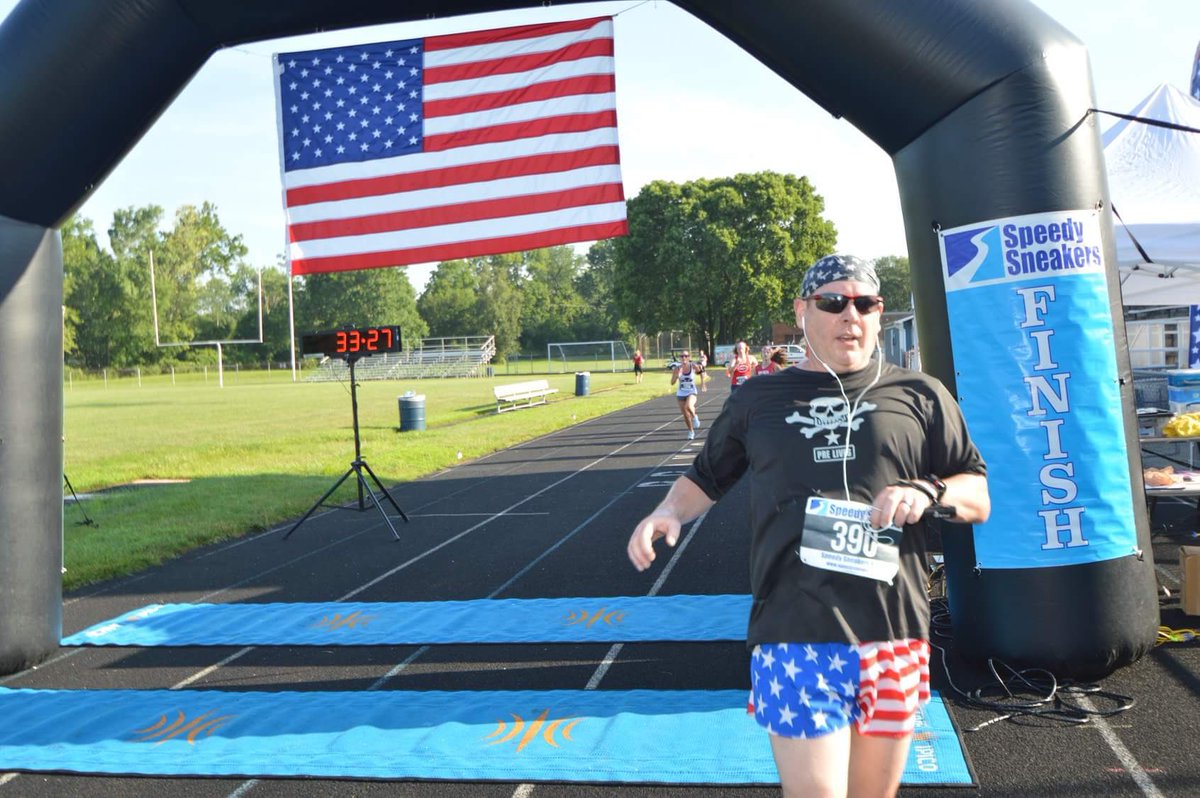 765at33RPM's tweet photo. This week’s @CbusMarathon training stats: five runs, two 11-milers and a Clintonville 4 On The 4th time that was 4:32 faster than 2017. #LifeInCbus #6Run4 #TeamFrontrunner https://t.co/KcdvMd9TMH