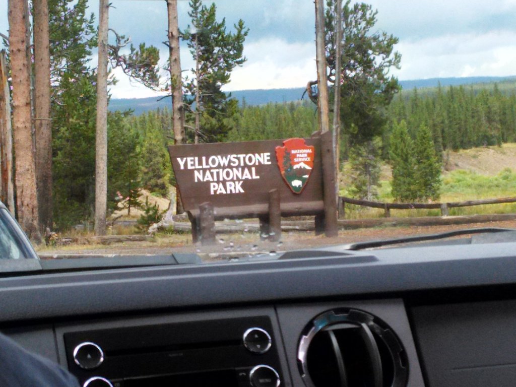 Yellowstone National Park localhotelexperience.blog/2018/07/09/yel…