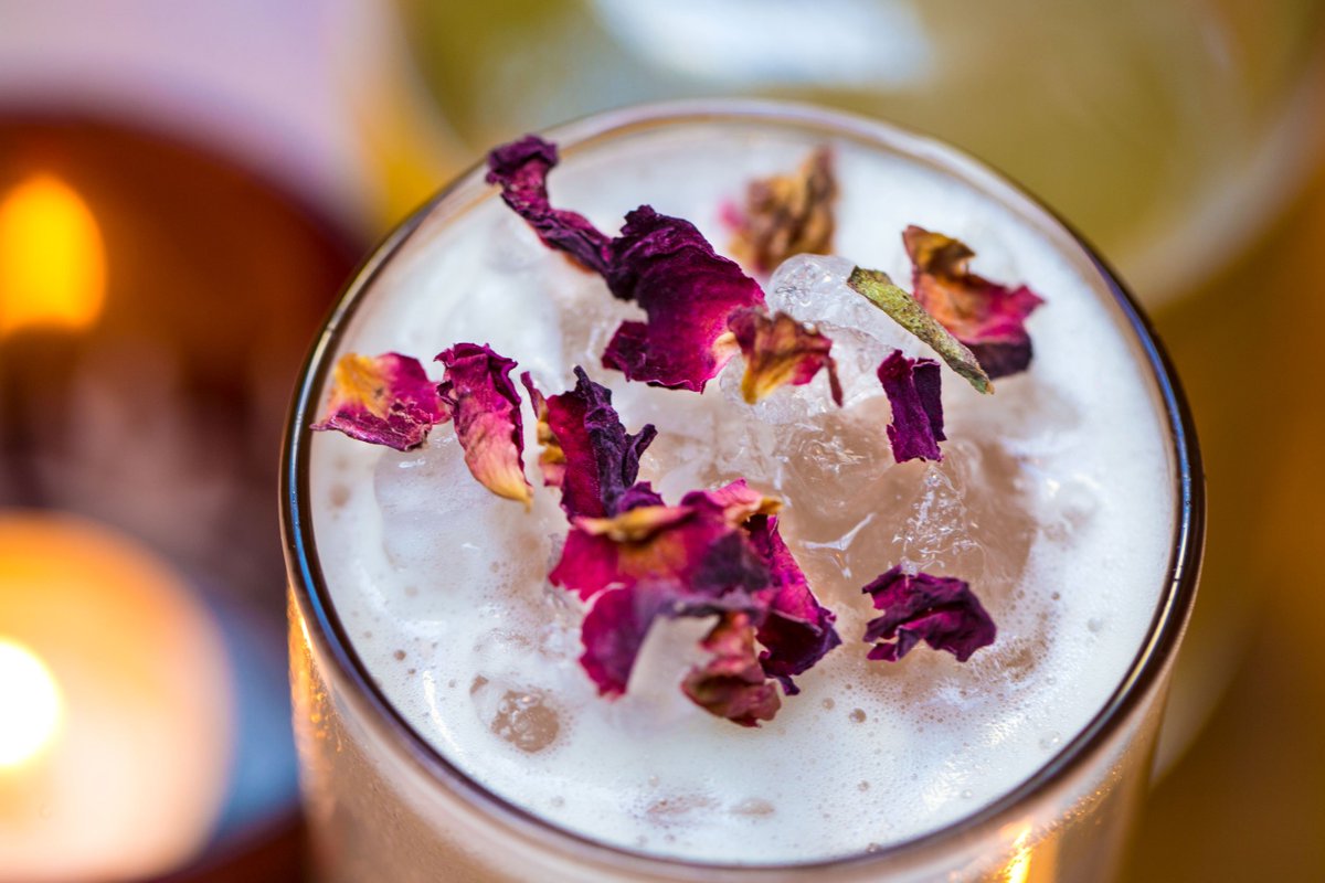 redspiceroad's tweet image. If love was a cocktail, it'd be the 'White-Peach-Drop'  😍

#cocktail