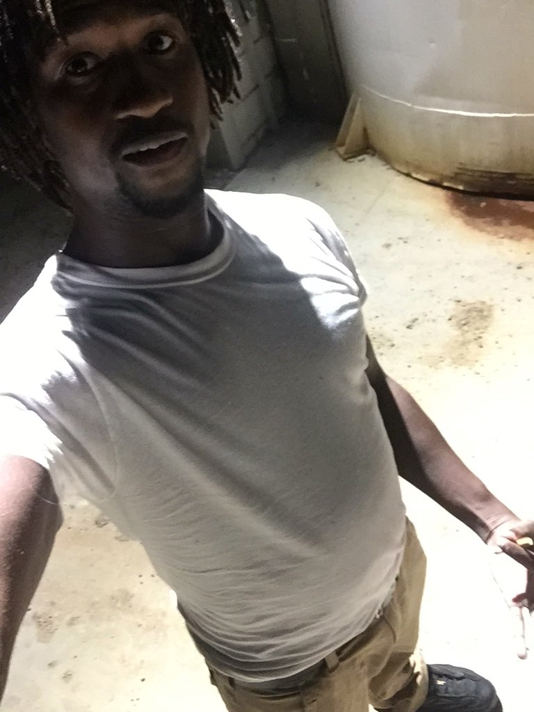 ChiefMeasy's tweet image. At work waiting on 4a.m