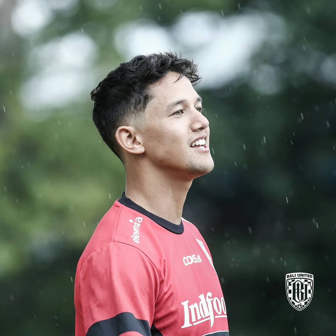 Irfan Bachdim telah bergabung bersama tim setelah menjalani penyembuhan cedera di Belanda.

#baliunited