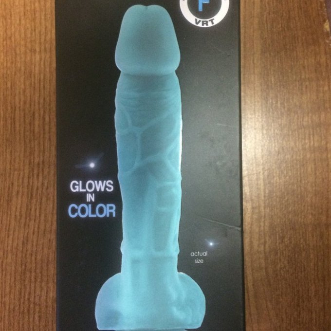 Dildo with autographed video by @Girls_N_Guys https://t.co/T8r7hoPEiz Find it on #ManyVids! https://t