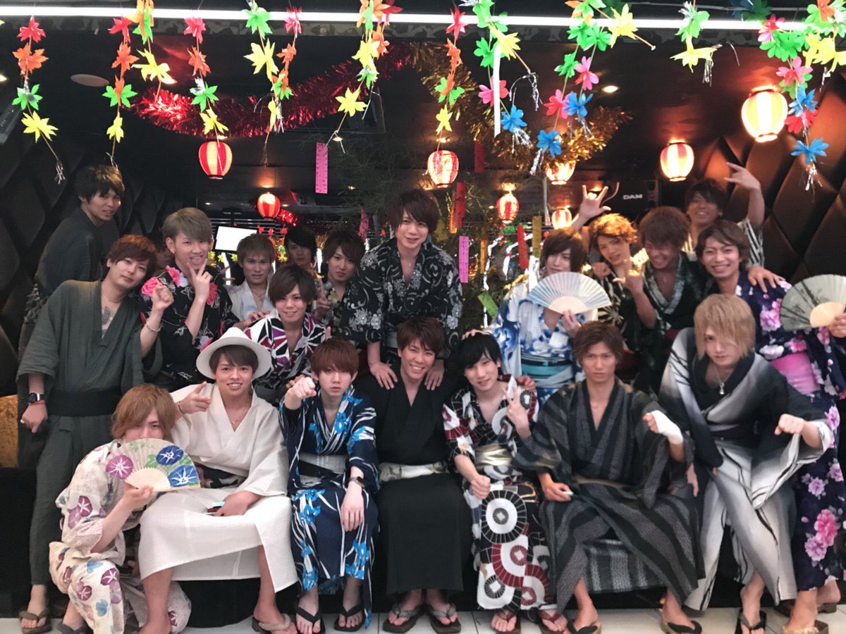 aaago1234go's tweet photo. 初浴衣、七夕🎋ニコ、日向2人のバースデーにご来店ありがとうございました😊

明日、7月10日と20日は
トリエ アルコールシャワー🚿🍻

3万円✨缶もの割もの✨
‼️オーラス飲み放題‼️

ばっこり飲もう୧( ⁼̴̀ᐜ⁼̴́)૭ https://t.co/f7Sw2QyDid