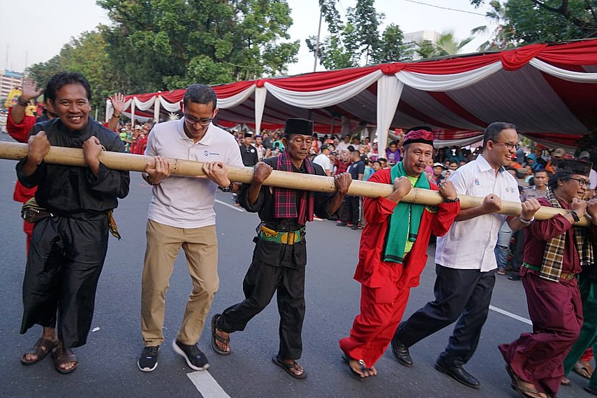sandiuno's tweet photo. Wow wow wow.. acara Jakarnaval kemarin sukses! Apresiasi kami kepada seluruh pihak yang telah bekerja keras demi mewujudkan acara meriah tanpa harus memakan banyak anggaran. https://t.co/1g5DyEOQn9