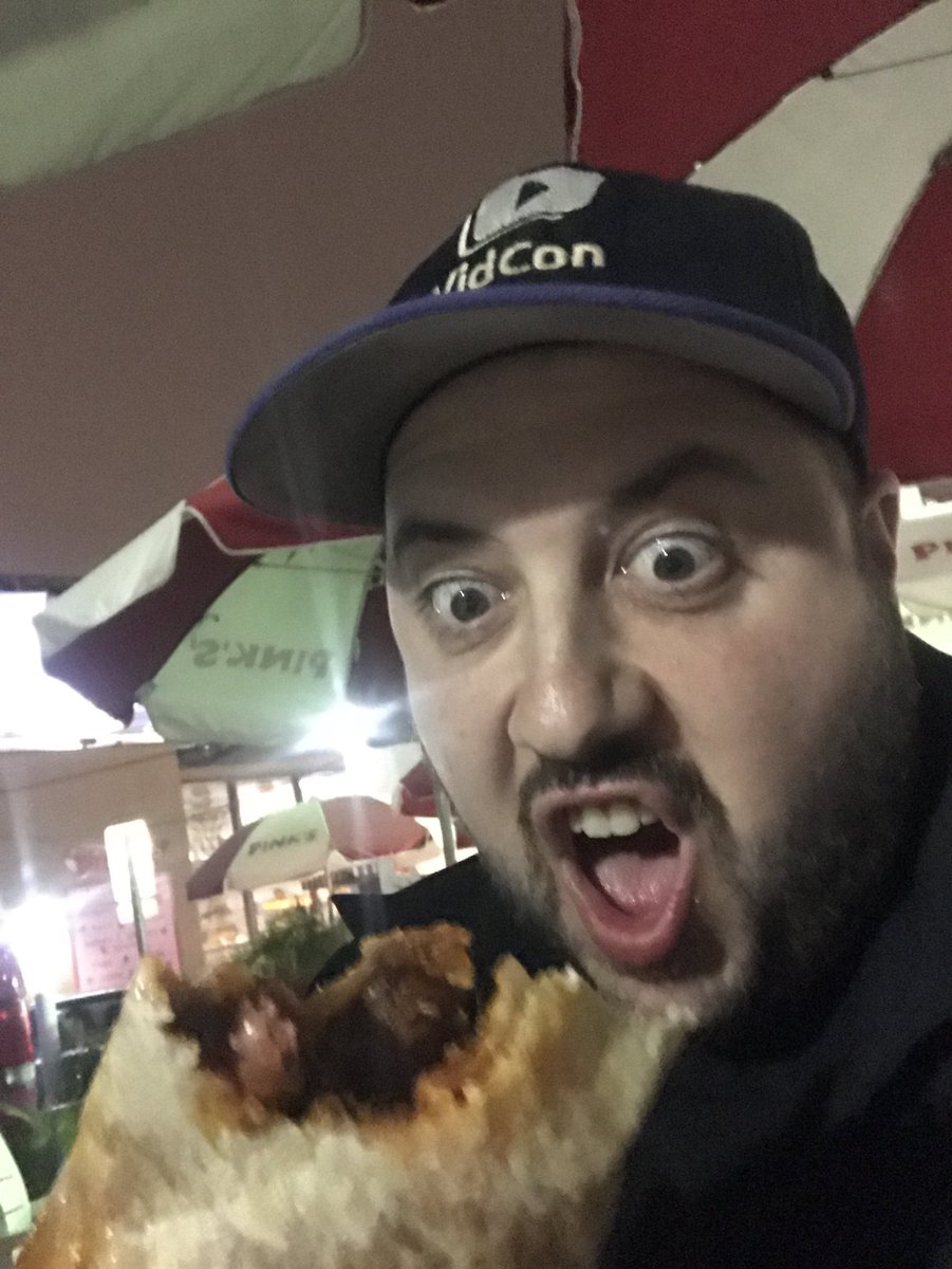 nyactor's tweet image. So #TheDifferenceBetween my Selfie &amp;amp; @TheEllenShow @TheAcademy Awards record breaking selfie is she had way more Hot Dogs***! 

***Movie Stars
****She served Pizza in L.A. ...next time try @pinkshotdogs, maybe Marlon Brando 🌭s for everyone!