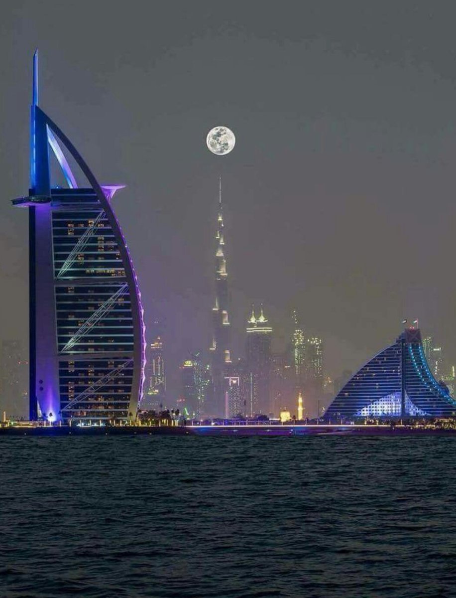 AriasGil2445's tweet photo. Noche perfecta en Dubai https://t.co/PMxzwh7JPJ