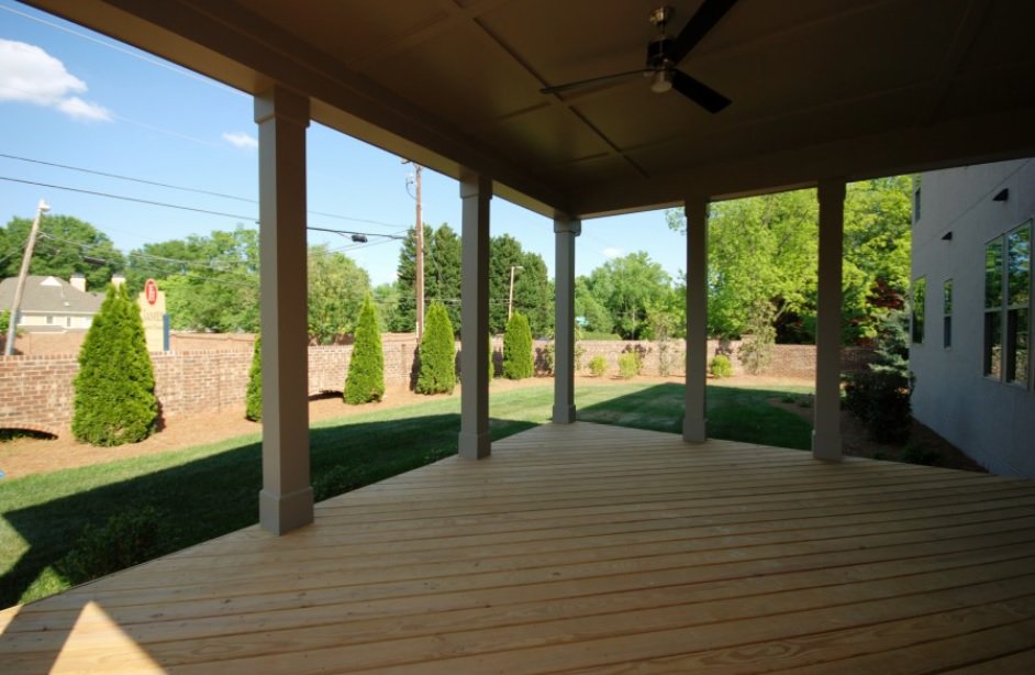 The perfect spot to enjoy a #backyard barbeque! The 'Aurora' is #availablenow in #Songwood! jamescustomhomes.com/new-home/songw…

#charlotte #realestate #homebuilder #newhome #customhomes #home #quickmovein #spechomes #quickmoveinhomes #outdoorliving #southpark #southcharlotte #coveredpatio