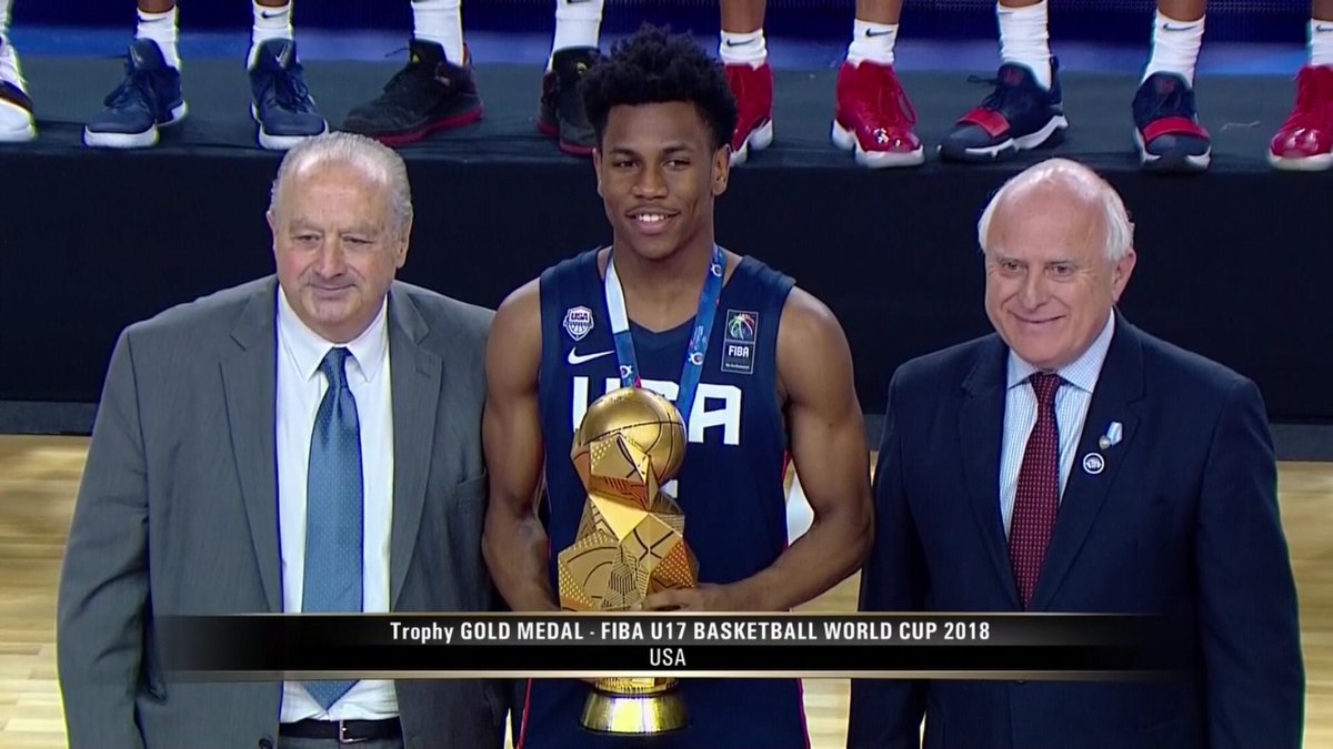 SamanthaJPell's tweet photo. 2020 Paul VI (@PVIHoops) PG Jeremy Roach (@Jeremyroach10) is a two-time FIBA Basketball World Cup champion after Team USA’s U17 gold medal win. #allmets https://t.co/khQINLSvuH