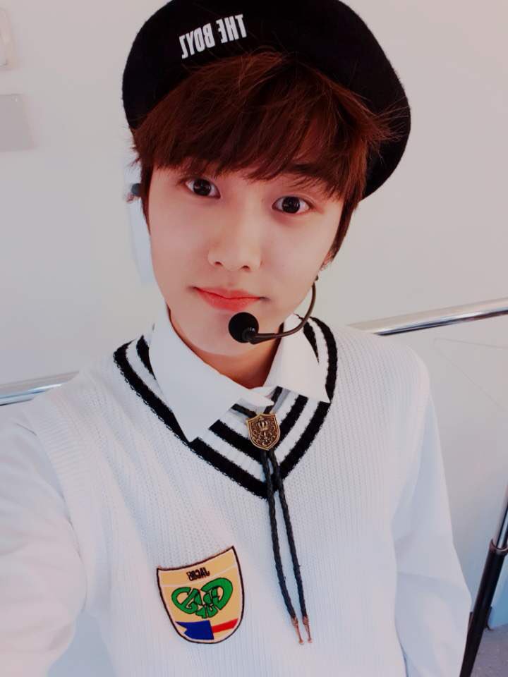 WE_THE_BOYZ's tweet photo. 😁✌ https://t.co/utfNdRKJMo