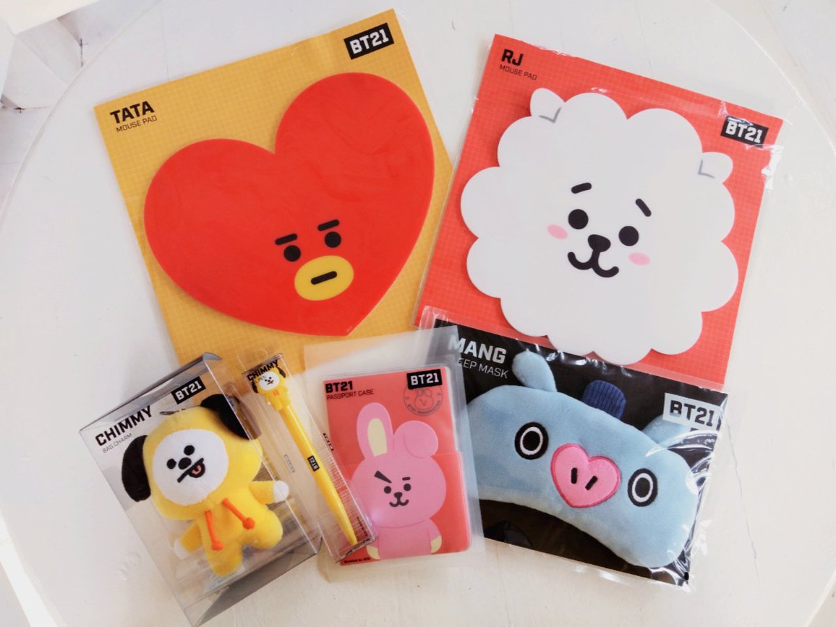 🌈😘✨ พร้อมส่ง BT21 ลิขสิทธิ์แท้จากช้อป 💯%
- กระเป๋าใส่พาสปอร์ต COOKY 
- แผ่นรองเมาส์ TATA , RJ 
- ผ้าปิดตา MANG SLEEP MASK 
- ตุ๊กตาพกจ.&ปากกา CHIMMY
🦄✨ใครสนใจ DM มาได้เลยค่าาา เลิฟๆ💗💕✨
 #ตลาดนัดบังทันbt21#ตลาดนัดบังทัน#ตลาดนัดรถไฟบังทัน#BTS#BT21#ตลาดนัดbt21#ตลาดนัดbts