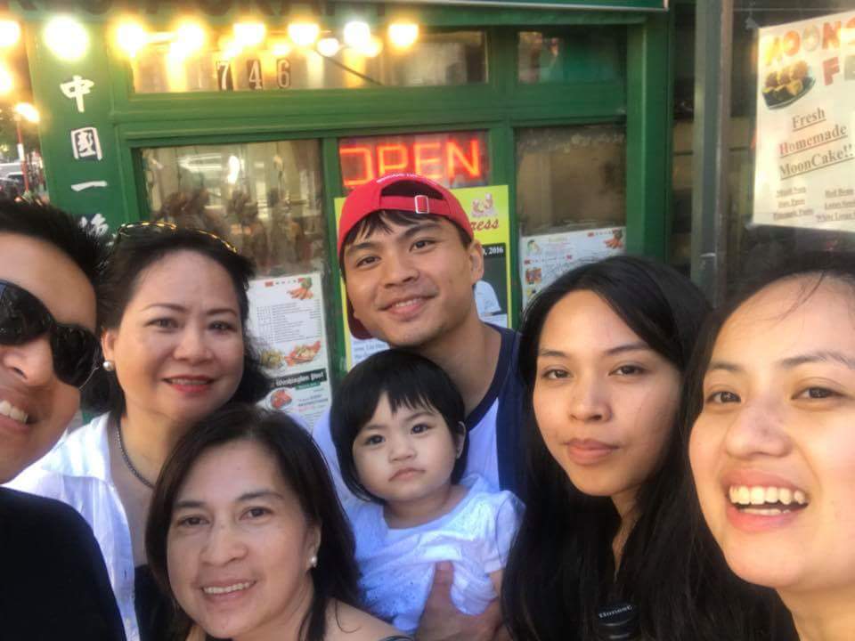 AndyBanson's tweet image. A reunion between former co-workers turned into me crashing a family reunion. #LifesABoxOfChocolates