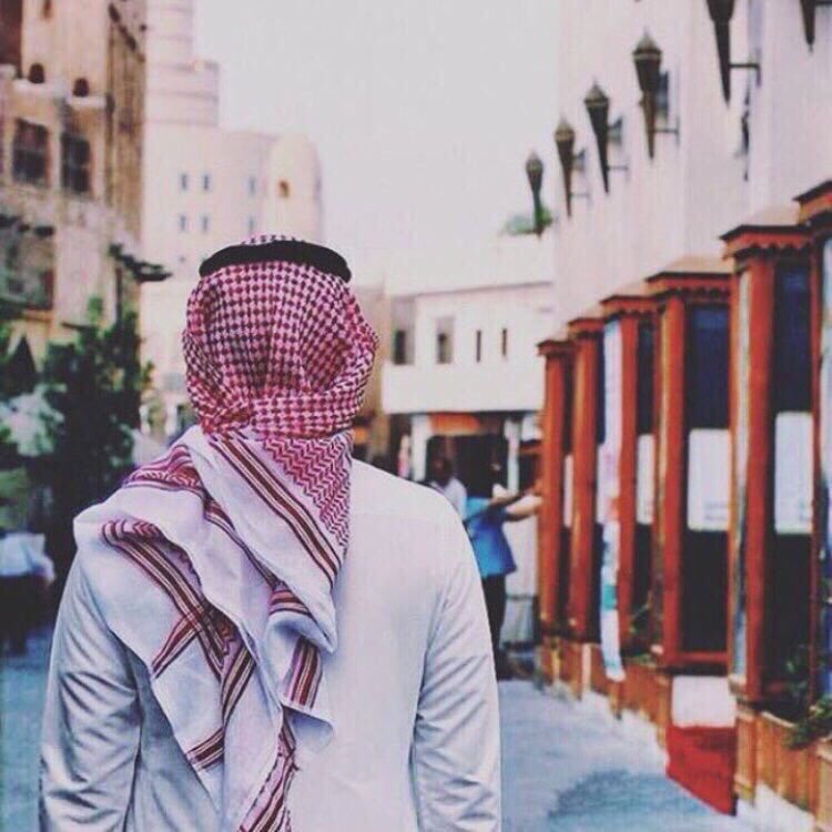 T_Fhaooh's tweet photo. أصدّ وانا
الثقيل السامح الشايم
اللي يحب الغرور وشايفٍ روّحه
واجيّك وانا
الجريح العاشق الهايم
اللي يدوّر وصّالٍ يبري جروحه🔕 https://t.co/R5bN0QAPXn