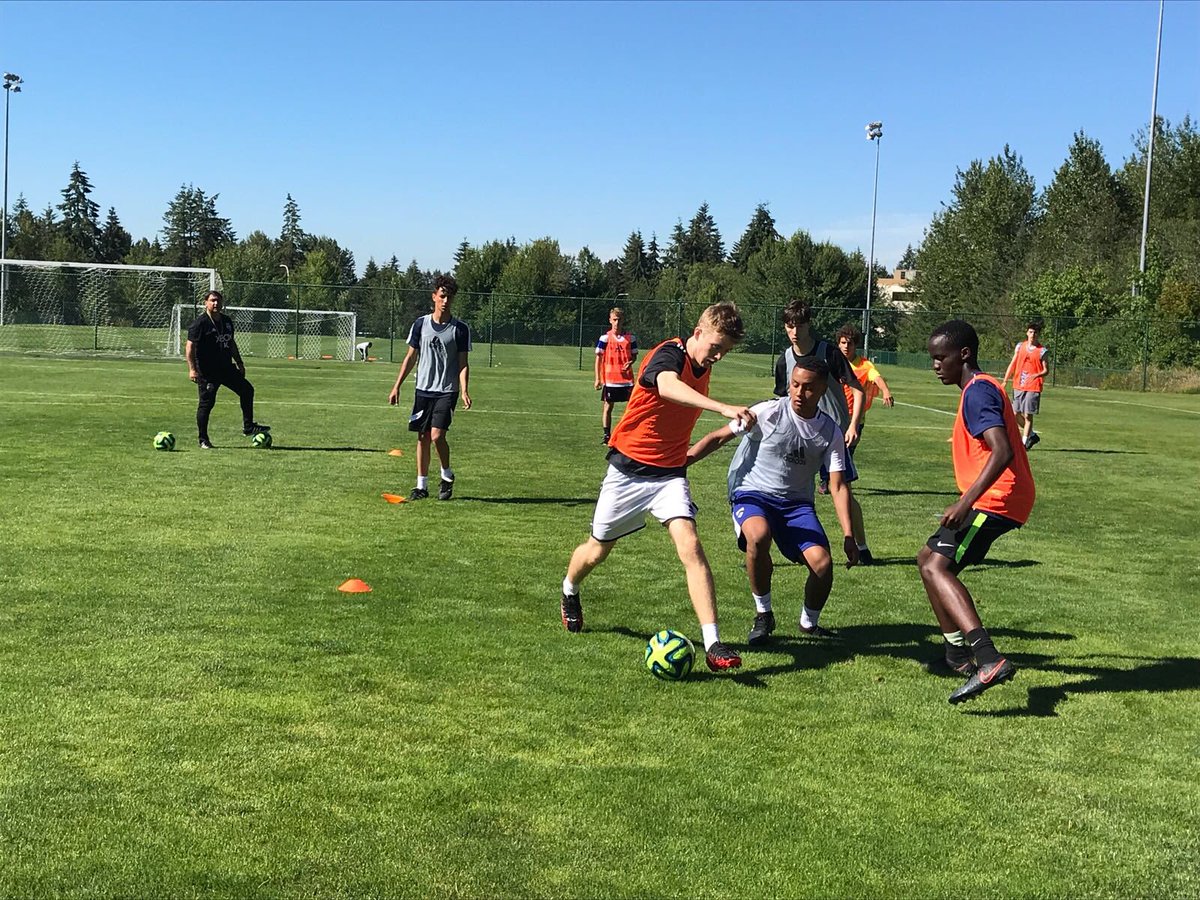 LatymerSport's tweet photo. #LUSTOUR2018 The boys did themselves proud in their first @Dtarzan66 @SoundersFC training session today before enjoying the surrounding sites of Seattle! 1/2 https://t.co/5FXsaGOimu