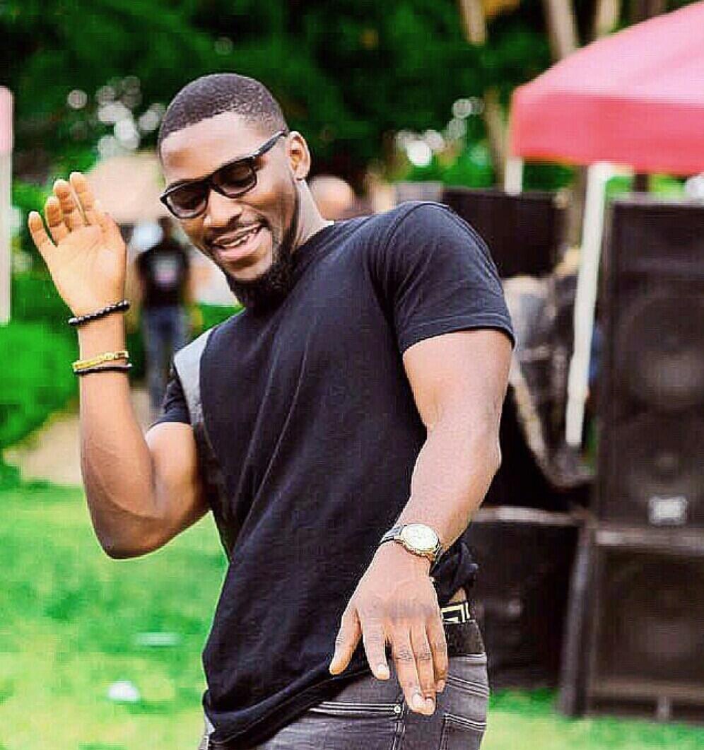 #teamtolex fine boy scatter, in the very rare occasion where you find a MCM so damn sexy, intelligent, resilient, hardworking and all round go getter, you cherish him.. #Tobination #Kingofthebest #AlexUnusualEmpire 👑👑president of life!
