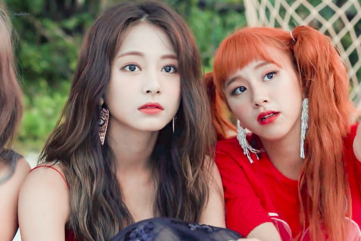 playtwice1020's tweet photo. 얼굴이 다했어ㅠㅠ #트와이스 #TWICE https://t.co/OQqEHCGWEh