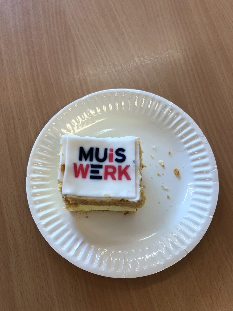 LO2 heeft vandaag een prijs gekregen voor de meest hardwerkende Muiswerk basisschool van Nederland!!! Wat een kanjers!!! En wat leuk!!#lerendoordoen #gepersonaliseerdleren #trots Muiswerk Compleet - Slim groeien met rekenen en taal