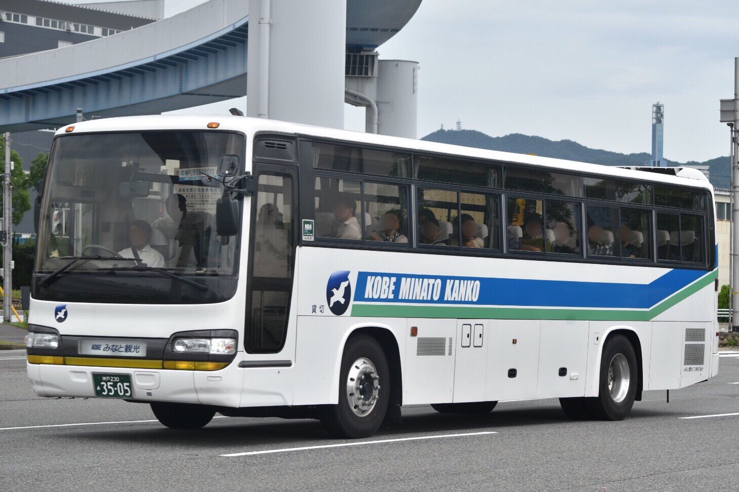 レインボーシティ 18 7 8 ポートアイランドにて みなと観光バスに2台いるセレガrのうちの1台です 貸切表示は 神戸日野自動車株式会社とあり やはり日野自動車には日野の車指定なのでしょうか みなと観光バス 神戸230あ3505 日野 Kl Ru4fpe 01年式