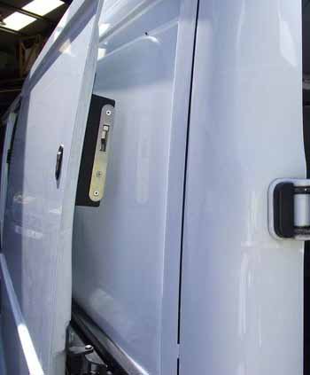 vehicleaccltd's tweet photo. High level deadlock from @Locks4VansLtd fitted to this @forduk #Transit to help combat peel and steal! #tooltheft #vansunderattack @VansAttack @onthetoolstv https://t.co/agcRbbi1xF