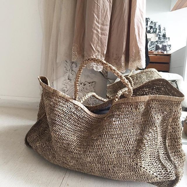 MVStyle's tweet photo. The accessory https://t.co/ossNhA7rhy https://t.co/jwNQF81FLV