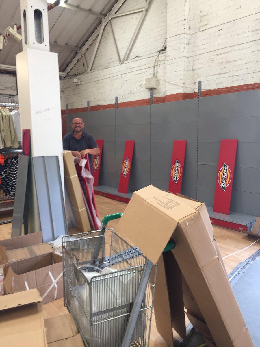 RoxieDickies's tweet image. 👀 Watch this space... NEW Dickies Workwear being installed into TFM Superstore at Bromsgrove today 😎 #dickies #workwear #merching @DickiesEurope @Paul_WDE @Chris_Dickies @KevinDickies @Dave_WDE @RyallsLewis @Stuart_WDE @Andrew_WDE