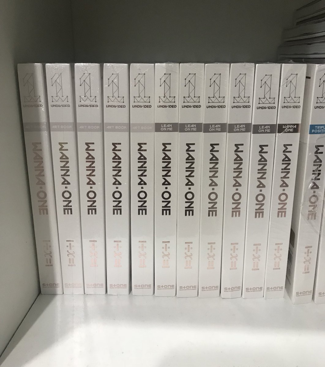 xxobyar's tweet photo. อัลบั้มไม่แกะ Artbook / Lean on me 
บั้มละ 650 ส่งฟรี ลทบ 
#ตลาดนัดWANNAONE https://t.co/esRiGVLsFU