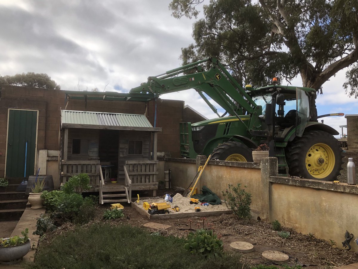 McInerneyPj's tweet photo. New office installed today for my future farm manager!#farmkids https://t.co/DtXeia5FYZ