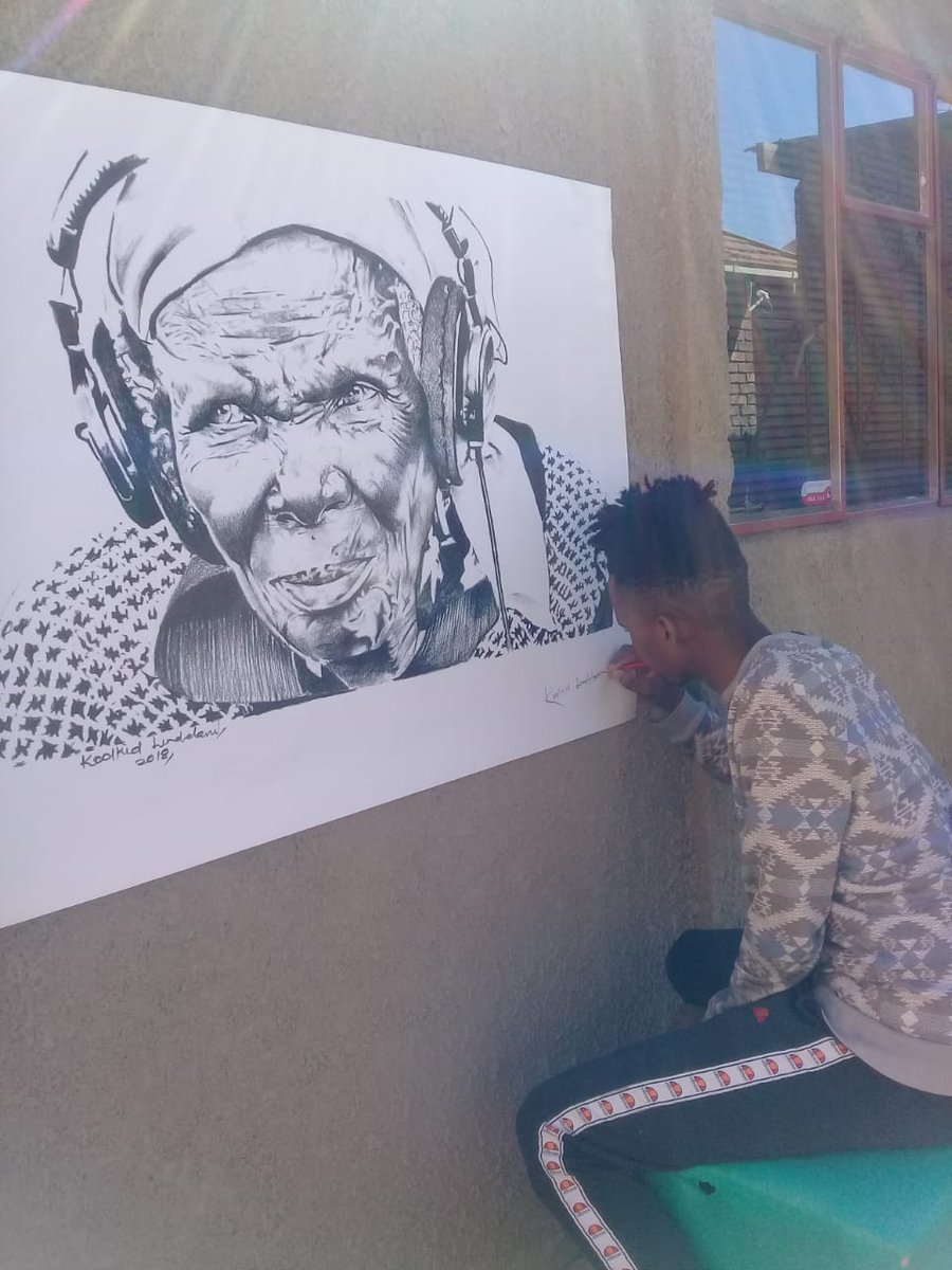 Koolkid_Linde's tweet photo. @djsbu #djsbu I'm a young self taught artist from Embalenhle in Mpumalanga. I do art, portraits sizes vary. I do A4 portraits for R850; A3 for R1500; A2 for R3000; A1 for R5000 and A0 for R10 000. All you do is send me a picture that you'd like to have drawn and I'll do my magic. https://t.co/e3lESjunK1