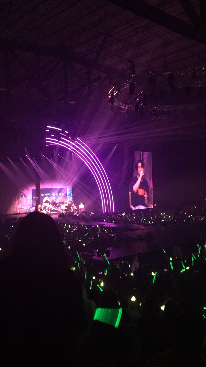 jaerising's tweet image. thank you boys for this amazing night. i couldnt ask for a better trip. well worth all the troubles to get here lmao
you all brighten my life everyday but have done it alot of tonight. there’s so much love for you from me 💚
#EyesOnYouInHOU #GOT7 @GOT7Official