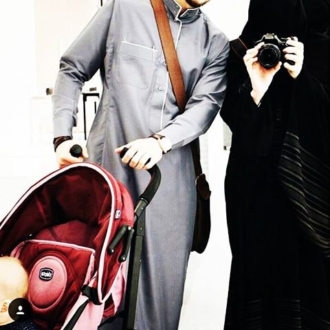 °°∫بوح ؤيـﻥ ٲٳﻟـمـحبيـﻥ^_*~√

القاعِدةالاولى: أنآ لك وأنت لي 
والثآنِية: انسى تُكون لغِيريّ'♡'