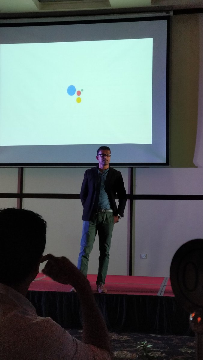 subukis's tweet photo. Our keynote is on right now #DevConPearsonSL https://t.co/MFCueLgK33