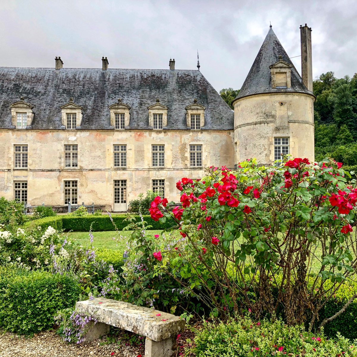 Une superbe Expo «La galerie des beautés de Louis XIV » prêtée par le <a href="/CVersailles/">Château de Versailles</a> au @chateaubussy à découvrir dans le cadre de l’année #EpiquesEpoques en Côte d’or
#igersbourgogne #epiquesepoques #Bourgogne
