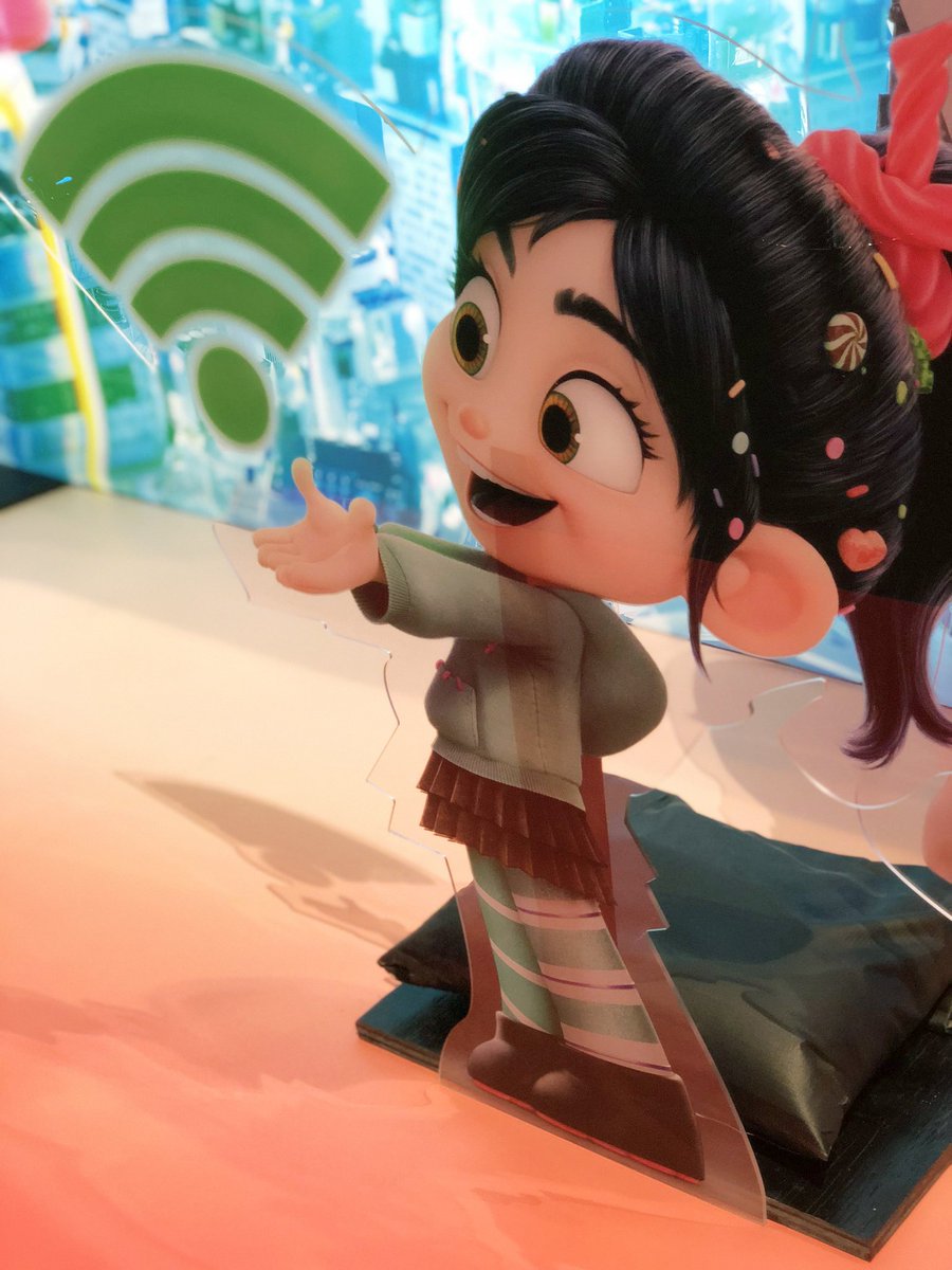 LePrinceKido's tweet photo. Quelques photos du stand de Ralph 2.0 au festival Essence de la Nouvelle-Orléans avec Yesss, Vaneloppe et Ralph.
Source page officielle de Wreck-it Ralph.
#RalphBreaksTheInternet #Ralph2 #WreckitRalph2 #Vaneloppe #Yesss #Disney https://t.co/7kC61lzyuv