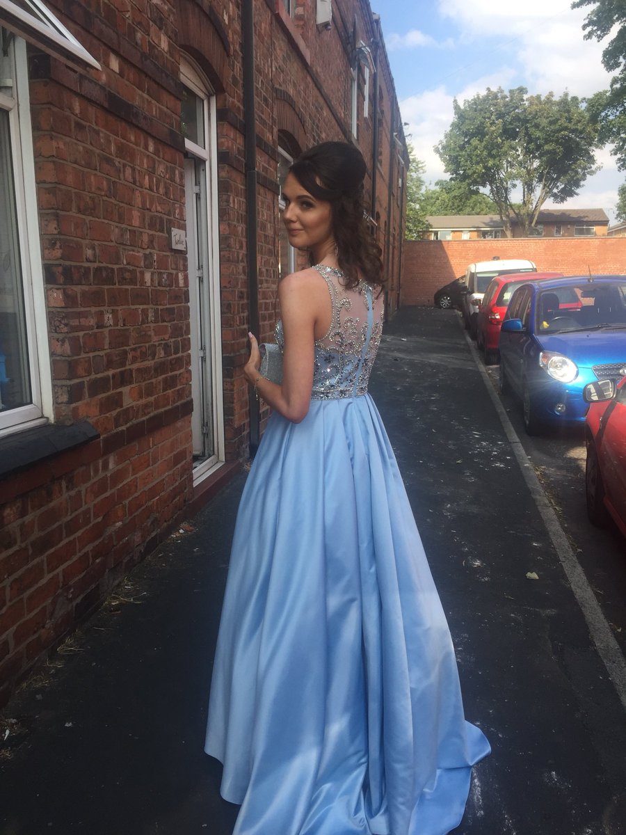 danielle_jadexo's tweet photo. prom 2k18💜 #prom #year11 #gsces2018 #party https://t.co/7LgYUJahsa
