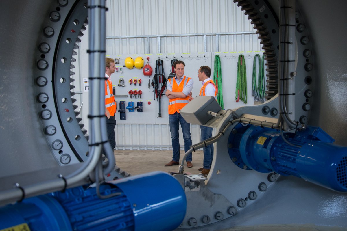 wij_zijn_stel's tweet photo. Samenwerking #EWT, @Qurrent en #ECONNETIC geeft impuls aan lokale windenergie in Nederland -> https://t.co/XaNMnTT0mW #Buurtmolen #windenergie #samenwerking https://t.co/fB9DFbvhyB