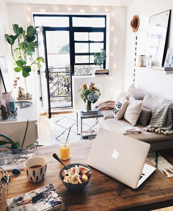 Рабочее место в офисе. Дом мечты реклама. Наклейка home studio. Candy’s sweet home. Креативная недвижимость.