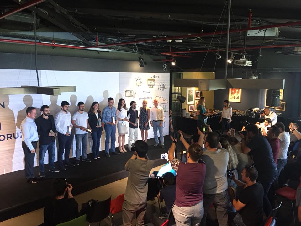 #mbtstartup <a href="/MercedesBenzTR/">Mercedes-Benz</a> StartUP Competition winners: Theme - Sensgreen, Technology - Deveci Tech, and Social Benefit - Biolive. We congratulate all the finalists. #startershub