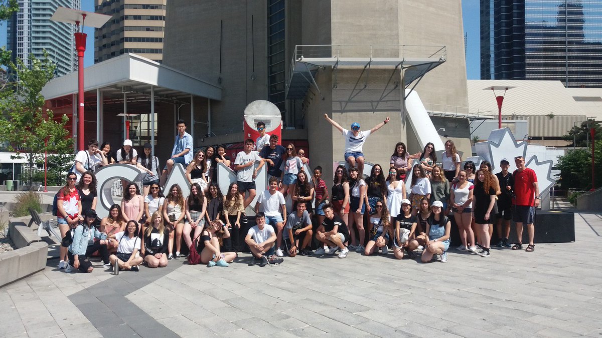 Red_Leaf_Spain's tweet photo. Primera semana superada en #Guelph! 🇨🇦💪 #RedLeafers #SummerCamp #Canadá https://t.co/cjl0RJb42O