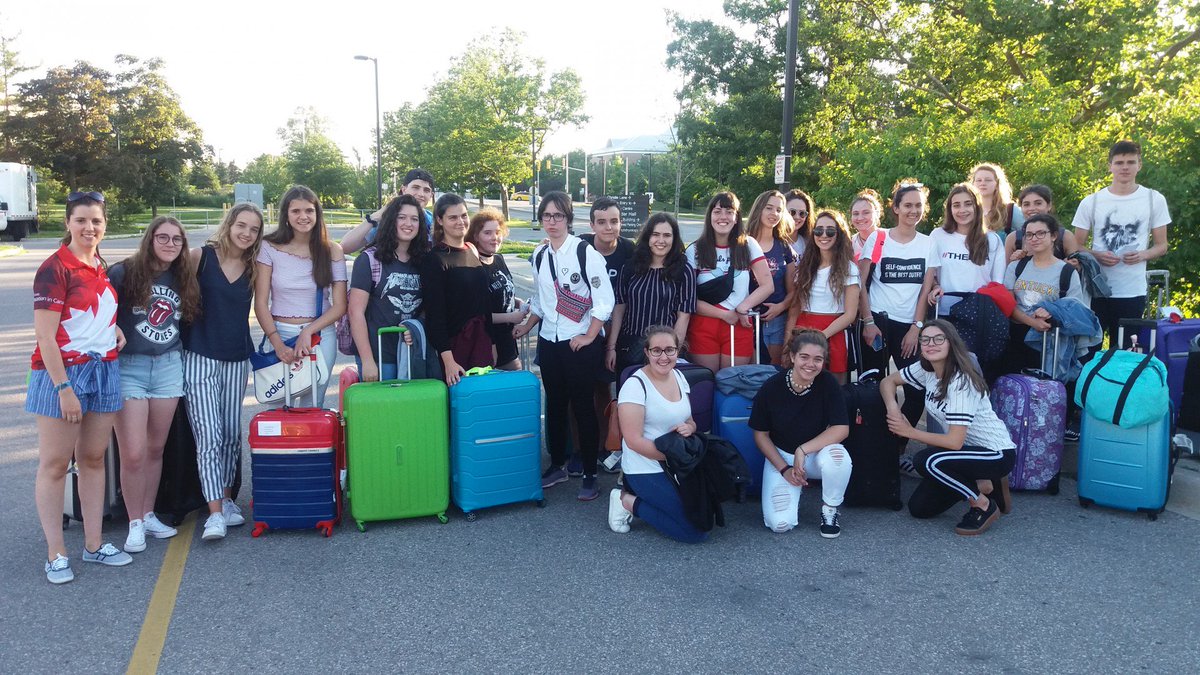 Red_Leaf_Spain's tweet photo. Primera semana superada en #Guelph! 🇨🇦💪 #RedLeafers #SummerCamp #Canadá https://t.co/cjl0RJb42O