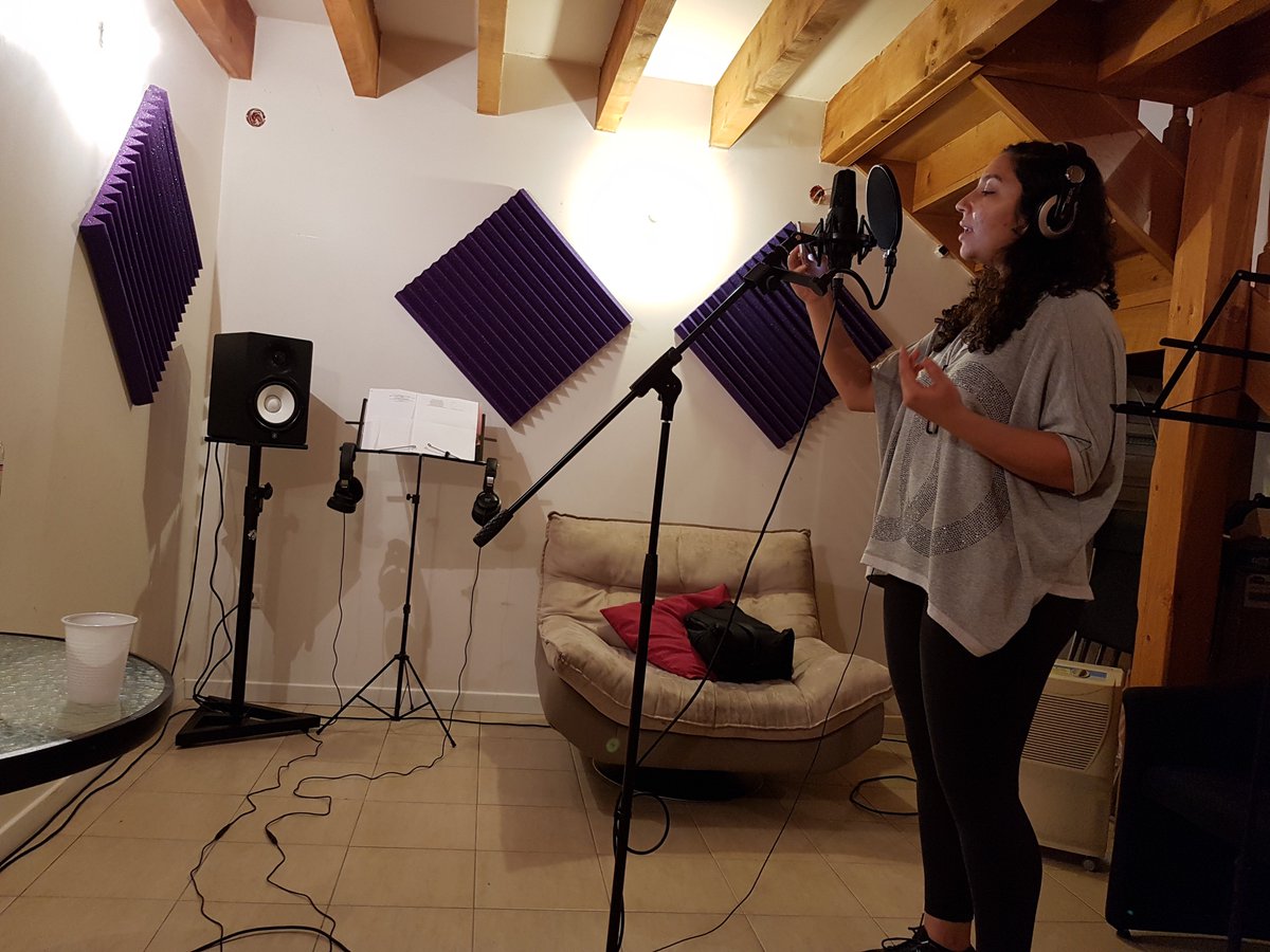 vmcstudios's tweet photo. STUDIO# PRODUCTION# MUSICALE# ENREGISTREMENT# MIXAGE# MASTERING# FORMATION# MUSICALE# https://t.co/GVIqhGOPHk https://t.co/HD1GvGms5w