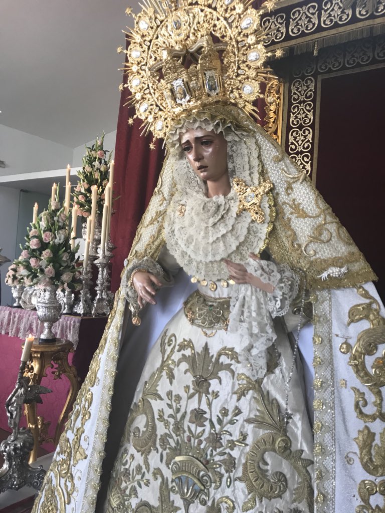 Desde Esencia Cofrade Sanlúcar queremos dar nuestra mas sincera enhorabuena por la Bendición de María Santísima del Rocío, una maravillosa talla que viene a engrandecer aun más si cabe el gran devocionario Sanluqueño