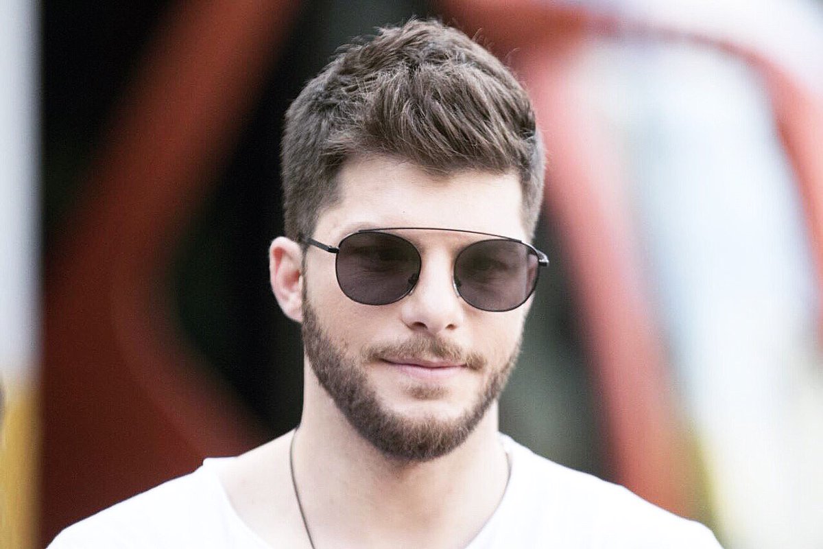 loukasyorkas's tweet photo. Καλημέρα!! Καλή εβδομάδα!! 😁#loukasyorkas #goodmorning #goodday #goodweek #july #summer2018 #alwayssmile #charliemax #charliemaxmilano #ypokrinesai #greekmusic https://t.co/NvfKhVBloI