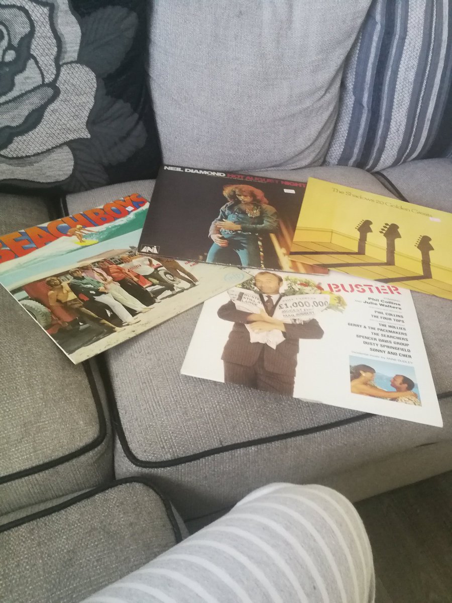 weddin's tweet photo. Mine and hubby's  little vynil purchase yesterday from  Mr sifters burnage - Manchester such a lovely gentleman🎼 https://t.co/rq9F2gOkEp