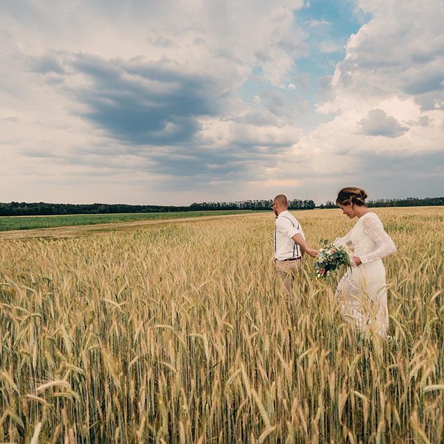 Glueck_und_Lich's tweet photo. #hochzeitsreportage #scheunenhochzeit #weddingphotographer #landscape #photographer #brandenburg #schöbendorf #paarshooting #coupleshooting #intothefields #reportage #lovelycouple #wedding #fläming #thewhitebarn https://t.co/08Fgoe5L0m https://t.co/w0uY4HNfzV