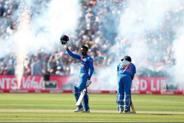 hardikpandya7's tweet photo. This team knows only two things:
1️⃣ Win 🏆 
2️⃣ Learn 👊

So proud 🇮🇳 
#ENGvIND https://t.co/XhPuVGrtbS