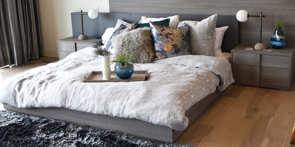 DistinctifyLDN's tweet image. You want to keep everything in proportion if you are purchasing a new beside table for your bedroom. A large bed requires larger nightstands, and vice versa. 

#bedsidetable #Bed #sleep #bedroomgoals #bedroomdecor