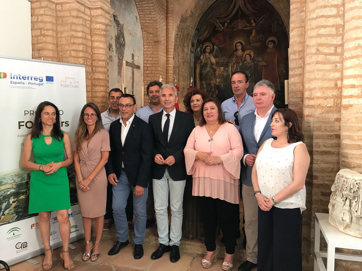 CulturaAND's tweet photo. El consejero de Cultura, @mavazquezb, participa hoy en Niebla #Huelva en  la inauguración del Seminario de lanzamiento del proyecto Fortours  Interreg España y Portugal, que tiene lugar en la Casa de la Cultura https://t.co/8QDvA7iztr