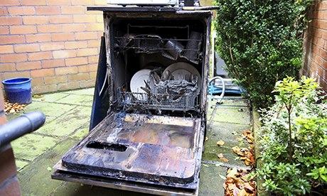 ElecSafetyFirst's tweet photo. Do you switch your dishwasher on before you go to bed, or as you're leaving for work in the morning? 

We advise that you always keep an eye on electrical appliances while they're running https://t.co/rhlIyhzoMW https://t.co/Z7opBulZjZ