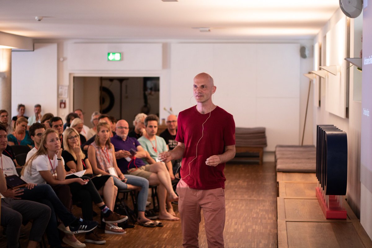 Mind_Events's tweet image. Mit achtsamer, befreiter #Ernährung zu mehr Vitalität und Wohlbefinden – Der informative Vortrag von Autor Christian Opitz bei der #MIND2018 regte uns besonders zum Nach- und Umdenken an!